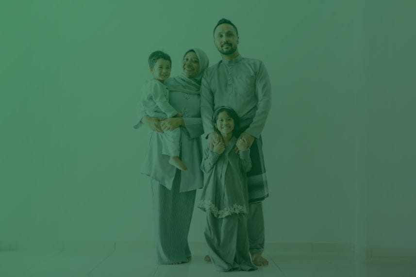 Hukum Menyalurkan Zakat ke Keluarga dan Kerabat